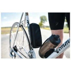 Fidlock - Twist Bottle 800 + Bike Base - Cycling Water Bottles -VeloGear Shop fidlock twist bottle 800 bike base cycling water bottles detail 4