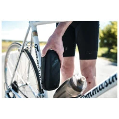 Fidlock - Twist Bottle 800 + Bike Base - Cycling Water Bottles -VeloGear Shop fidlock twist bottle 800 bike base cycling water bottles detail 6