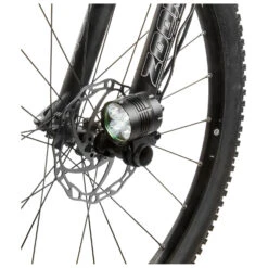 M-Wave Axle Mount Lampenhalter -VeloGear Shop m wave axle mount lampenhalter detail 4